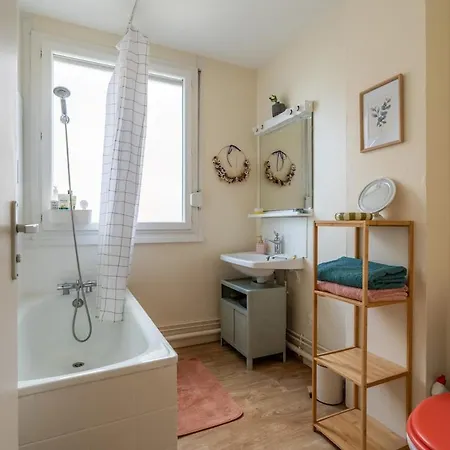 Daire La Catalane, Parking Prive, Spacieux Avec Balcon