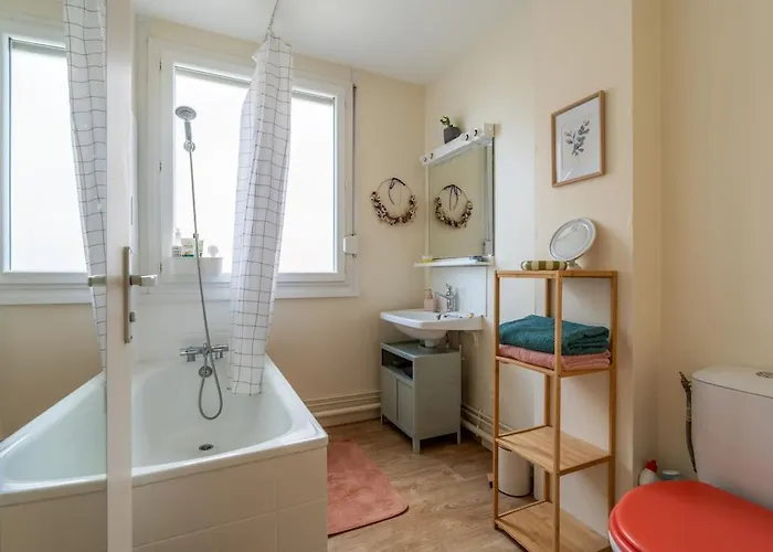 Apartament La Catalane, Parking Prive, Spacieux Avec Balcon